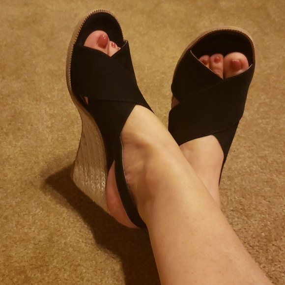 Antonio Melani Black Suede Wedge Sandals - Picture 4 of 8